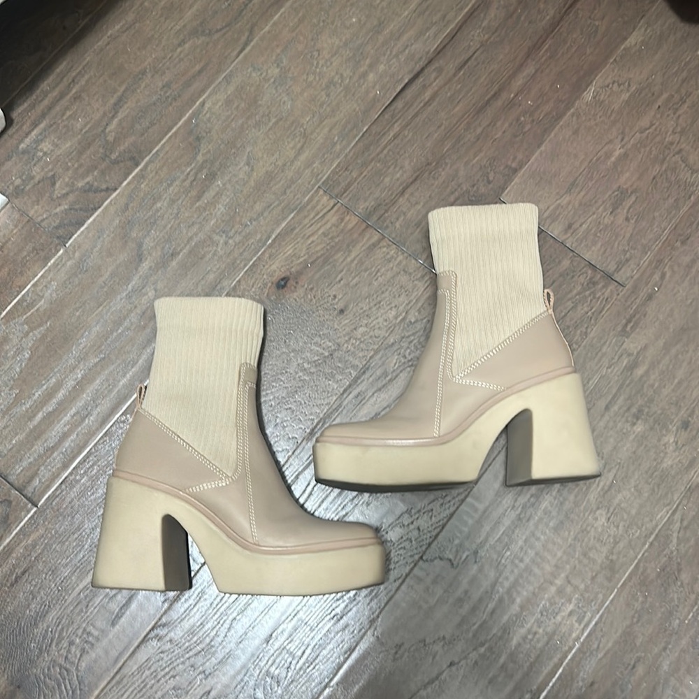 Dolce Vita Booties!